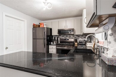 19 Plasic Rd, Merrimack, NH 03054 - photo 2