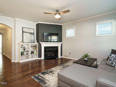 006-1280x960-living-room