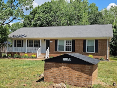 1109 Reid Harkey Rd, Matthews, NC 28105 - photo 2