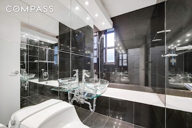 330 E 70th St unit 4G, New York, NY 10021 - photo 5