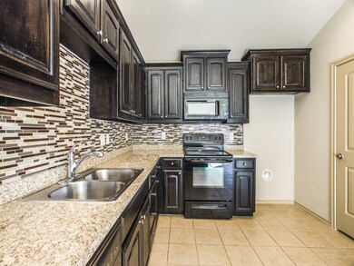 1325 Briarwood Dr, Azle, TX 76020 - photo 5