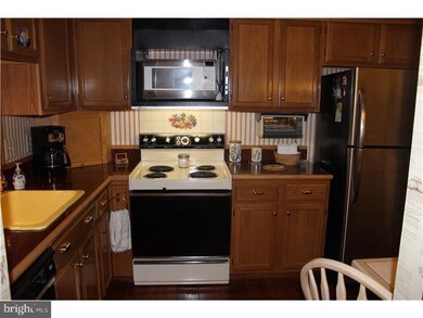 2406B Toddsbury Ct unit 2406B, Mount Laurel, NJ 08054 - photo 4