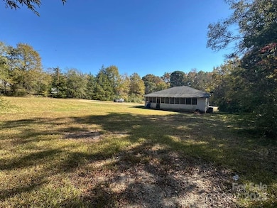 1016 E Arch St, Lancaster, SC 29720 - photo 5