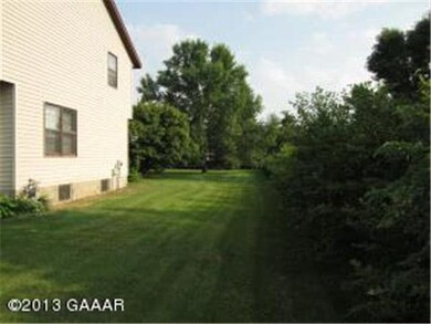 512 512 Wintergreen NW, Alexandria, MN 56308 - photo 2