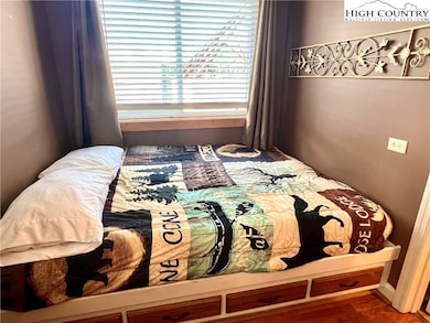 Queen size bed