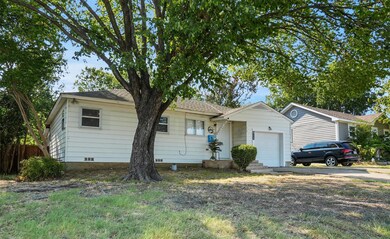 613 SW 3rd St, Grand Prairie, TX 75051 - photo 6