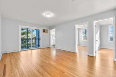 25 Chestnut St unit 1-I, Norwalk, CT 06854 - photo 2