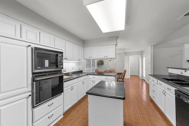 1117 Bishops Park St, Denton, TX 76205 - photo 6