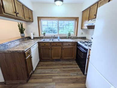 1953 Ozark Pkwy, Algonquin, IL 60102 - photo 4