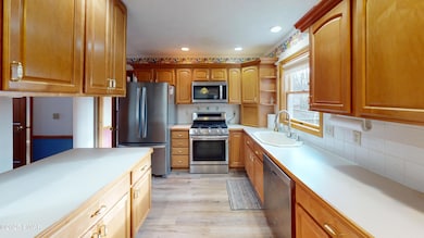 804 Round up Ct, Hawley, PA 18428 - photo 5