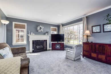 004-Living_Room-5618617-large