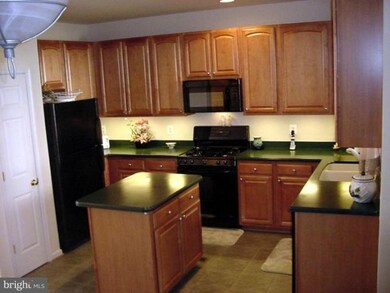 11034 Birchtree Ln, Laurel, MD 20723 - photo 5