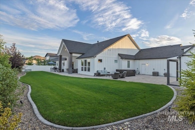 8101 W Mirror Pond Dr, Boise, ID 83714 - photo 4