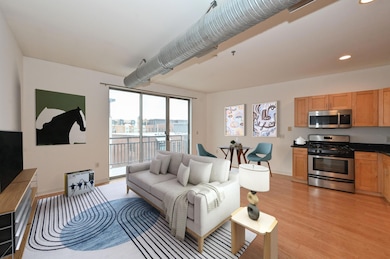 Union Point unit 408, Milwaukee, WI 53212 - photo 3