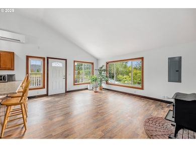 250 Valley View Rd, Sutherlin, OR 97479 - photo 3