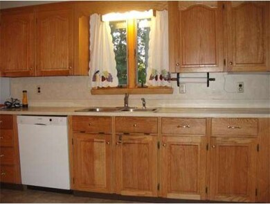 10 Lamson Ave, Hudson, MA 01749 - photo 5