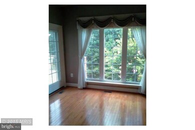 9967 Cyrandall Dr, Oakton, VA 22124 - photo 6