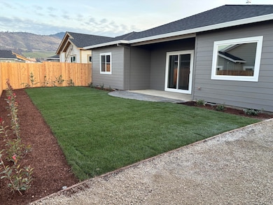 3715 Ford Dr, Medford, OR 97504 - photo 4