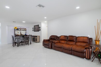 4963 Pine Cone Ln, West Palm Beach, FL 33417 - photo 5