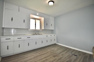 240 7th St SE, Linton, IN 47441 - photo 4