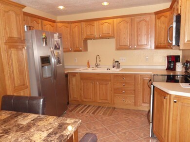 1409 Bridle Dr, Mitchell, SD 57301 - photo 3