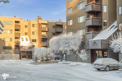 Exterior_Parking 7153-SMALL