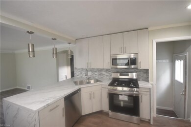 Another view of the kitchen!