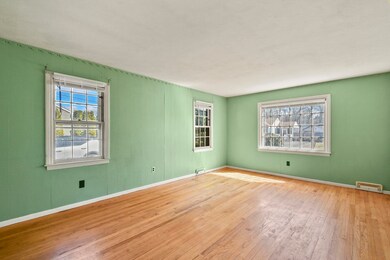 26 Duggan Cir, Springfield, MA 01119 - photo 2