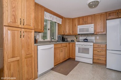 04_100GuilfordRd_5_Kitchen_MLSuse_1500x1