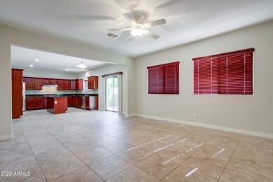 006_Family Room