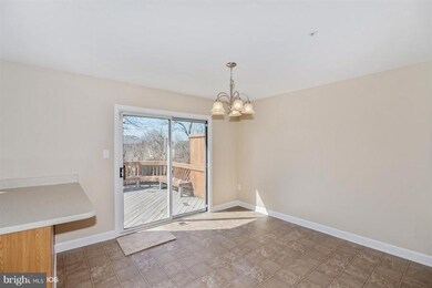 6423 Towncrest Ct W, Frederick, MD 21703 - photo 5