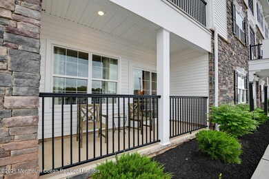 511 Tavern Road-large-032-029-Covered Pa
