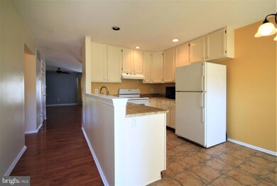 108 Suffield Ct, Chalfont, PA 18914 - photo 4