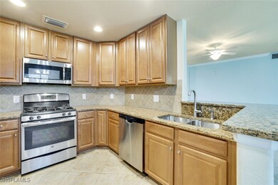 Kitchen & Bar