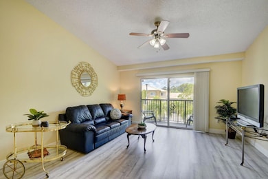 300 Crestwood Ct N unit 307, Royal Palm Beach, FL 33411 - photo 6