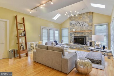 5832 Mossrock Dr, Rockville, MD 20852 - photo 7