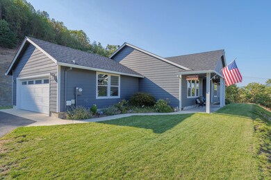 209 Clear Sky Dr, Grants Pass, OR 97526 - photo 3