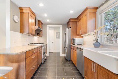 59 Russell Rd, Wellesley, MA 02482 - photo 5