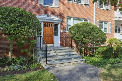 Sulgrave Owners Corporation unit 12A, White Plains, NY 10603 - photo 2