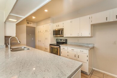 905 W Indigo-3