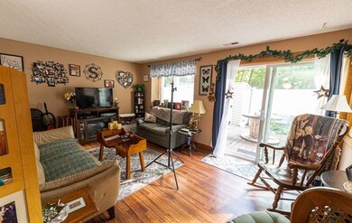 19 Meadow Pond Dr unit F, Leominster, MA 01453 - photo 3