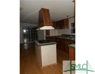 Kitchen. KITCHEN W/ ISLAND