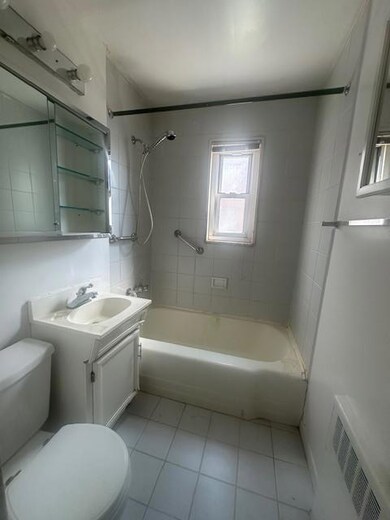 131-66 234th St unit Lower, Rosedale, NY 11422 - photo 2