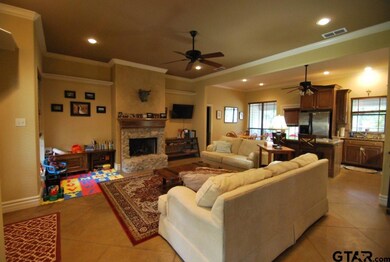 8225 8225 Robert E Lee Dr, Tyler, TX 75703 - photo 4