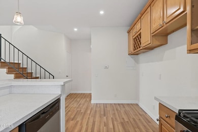 19-web-or-mls-UpmarketMedia-146Mae-031