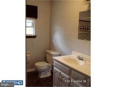 135 Franklin St, Swedesboro, NJ 08085 - photo 6
