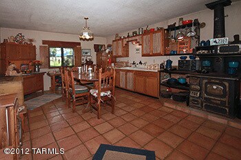 Dining room, kitchen