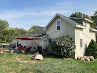 651 E Forest St, Edmore, MI 48829 - photo 4