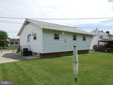 2506 Oak Manor Rd, Sparrows Point, MD 21219 - photo 2