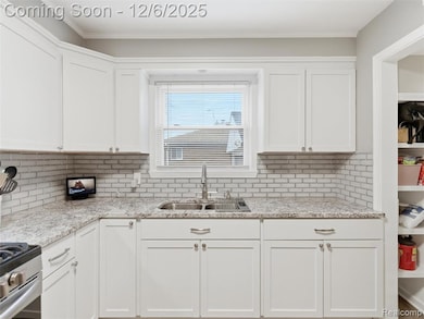 24826 Cushing Ave, Eastpointe, MI 48021 - photo 7